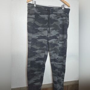 Wild Fable Black & Gray Camo Joggers Sweatpants Size L Large